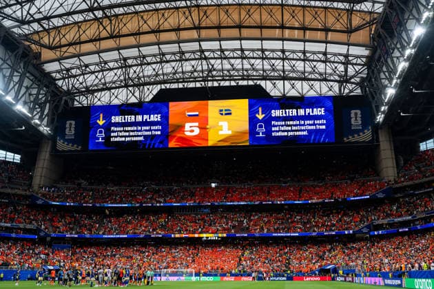 260620 A screen showing information about taking shelter in place after the FIFA World Cup, WM, Weltmeisterschaft, Fussball 2026 football match between Netherlands and Sweden on June 20, 2026 in Houston. Photo: Ludvig Thunman BILDBYRAN kod LT PA1246 bbeng fotboll football soccer fotball vm fotbolls-vm fotball-vm fotbolls-vm 2026 fifa world cup 2026 sverige sweden sverige a netherlands nederländerna *** June 20, 2026  Copyright: LUDVIGxTHUNMAN BB260620LT090