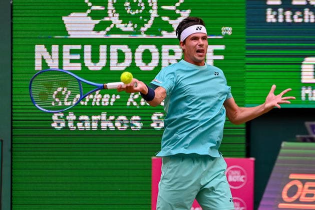 Daniel Altmaier (GER) schlaegt Vorhand TERRA WORTMANN Open 2026, Tennis, ATP, Tennis Herren Tennis Herren 500, Turnier, Hauptfeld, Halbfinale, 20.06.2026, TERRA WORTMANN Open 2026, Tennis, ATP, Tennis Herren 500, Turnier, Hauptfeld, Halbfinale, 20.06.2026 Halle *** Daniel Altmaier (GER) hits a forehand at the TERRA WORTMANN Open 2026, Tennis, ATP, Mens 500, Tournament, Main Draw, Semifinals, June 20, 2026, TERRA WORTMANN Open 2026, Tennis, ATP, Mens 500, Tournament, Main Draw, Semifinals, June 20, 2026, Indoor,detected_source_language Copyright: xEibner-Pressefoto RobertxGertzenx EP_RGN