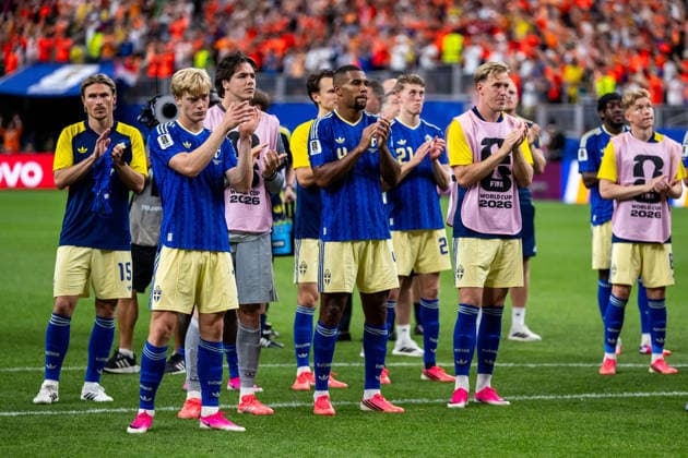 260620 Lucas Bergvall and Isak Hien of Sweden look dejected after the FIFA World Cup, WM, Weltmeisterschaft, Fussball 2026 football match between Netherlands and Sweden on June 20, 2026 in Houston. Photo: Petter Arvidson BILDBYRAN kod PA PA1246 bbeng fotboll football soccer fotball vm fotbolls-vm fotball-vm fotbolls-vm 2026 fifa world cup 2026 sverige sweden sverige a netherlands nederländerna depp *** June 20, 2026  Copyright: PETTERxARVIDSON BB260620PA232