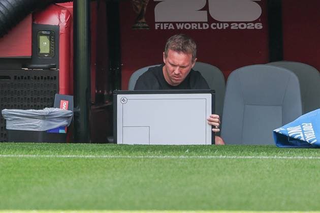 Bundestrainer Julian Nagelsmann (Deutschland) am taktikboard, Deutschland vs. Elfenbeinkueste, Fussball, FIFA, Weltmeisterschaft 2026, Gruppenphase, 20.06.2026 Toronto Ontario Kanada *** German National Team Coach Julian Nagelsmann at the tactical board, Germany vs. Ivory Coast, soccer, FIFA, 2026 World Cup, group stage, June 20, 2026, Toronto, Ontario, Canada,detected_source_language Copyright: xkolbert-press ChristianxKolbertx