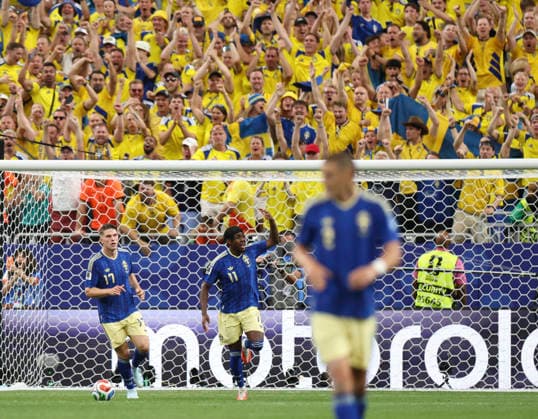 (260621) -- HOUSTON, June 21, 2026 -- Anthony Elanga (C) of Sweden celebrates a goal during the group F match between the Netherlands and Sweden at the 2026 FIFA World Cup, WM, Weltmeisterschaft, Fussball at Houston Stadium in Houston, the United States, June 20, 2026. ) (SP)U.S.-HOUSTON-FOOTBALL-FIFA WORLD CUP-GROUP F-NED VS SWE LixMing 