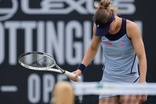Lexus Nottingham Open - Day Six Viktorija Golubic competes during her semi-final singles match at the 2026 Lexus Nottingham Open Women s tennis tournament at the Nottingham Tennis Centre in Nottingham, England, on June 20, 2026. Nottingham Great Britain United Kingdom  Copyright: xOwenxHammondx originalFilename:hammond-2026lexu260620_npBYE.jpg
