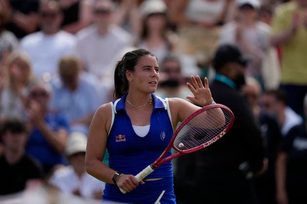 Lexus Nottingham Open - Day Six Emma Navarro competes during the semi-final singles match at the 2026 Lexus Nottingham Open Women s tennis tournament at the Nottingham Tennis Centre in Nottingham, England, on June 20, 2026. Nottingham Great Britain United Kingdom  Copyright: xOwenxHammondx originalFilename:hammond-2026lexu260620_npXVt.jpg