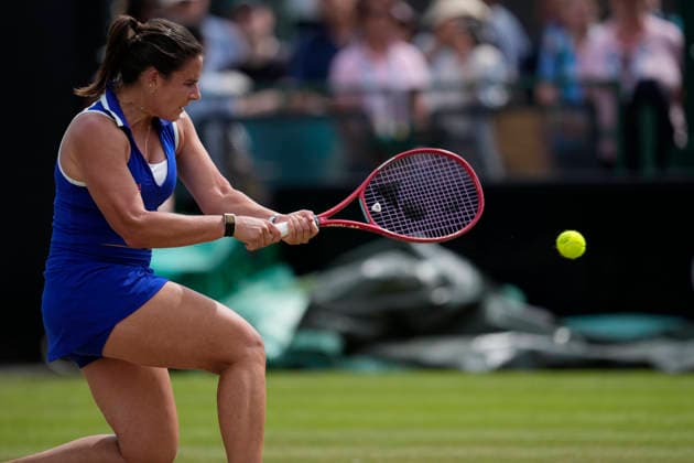Lexus Nottingham Open - Day Six Emma Navarro competes during the semi-final singles match at the 2026 Lexus Nottingham Open Women s tennis tournament at the Nottingham Tennis Centre in Nottingham, England, on June 20, 2026. Nottingham Great Britain United Kingdom  Copyright: xOwenxHammondx originalFilename:hammond-2026lexu260620_npcR8.jpg