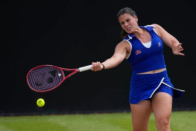 Lexus Nottingham Open - Day Six Emma Navarro competes during the semi-final singles match at the 2026 Lexus Nottingham Open Women s tennis tournament at the Nottingham Tennis Centre in Nottingham, England, on June 20, 2026. Nottingham Great Britain United Kingdom  Copyright: xOwenxHammondx originalFilename:hammond-2026lexu260620_np4ex.jpg