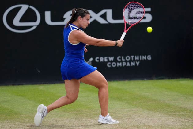 Lexus Nottingham Open - Day Six Emma Navarro competes during the semi-final singles match at the 2026 Lexus Nottingham Open Women s tennis tournament at the Nottingham Tennis Centre in Nottingham, England, on June 20, 2026. Nottingham Great Britain United Kingdom  Copyright: xOwenxHammondx originalFilename:hammond-2026lexu260620_np0Gf.jpg