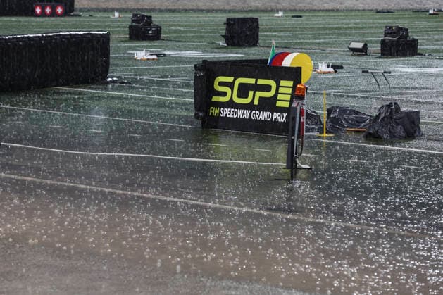 DEWALT FIM Speedway Grand Prix Of Poland - Wroclaw Heavy downpour over the stadium before the start of the 2026 DEWALT FIM Speedway GP of Poland at Olympic Stadium in Wroclaw, Poland, on June 20, 2026. Wroclaw Poland  Copyright: xPiotrxZajacx originalFilename:zajac-dewaltfi260620_npzKd.jpg