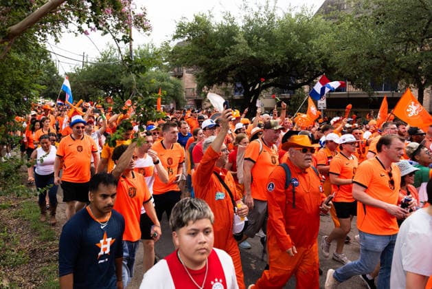 Oranje Fanwalk In Houston Ahead Of World Cup Match Fans wear orange and march across Houston, Texas, during the Oranje Walk ahead of a World Cup match between the Netherlands and Sweden on June 20, 2026. Houston, Texas United States  Copyright: xReginaldxMathalonex originalFilename:mathalone-notitle260620_npT5u.jpg