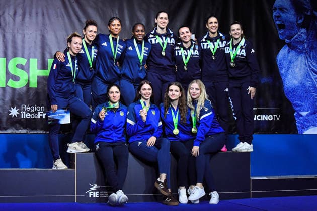 ESCRIME : Championnat d Europe Antony 2026 - 20 06 2026 Podium Fleuret par equipe Femme AntonyFrance  Copyright: xBaptistexAutissierx