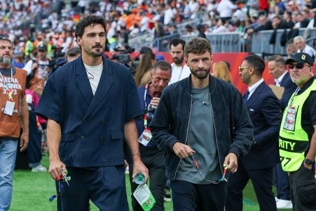 Fussballexperte Mats Hummels und Fussballexperte Thomas Mueller, Deutschland vs. Elfenbeinkueste, Fussball, FIFA, Weltmeisterschaft 2026, Gruppenphase, 20.06.2026 Toronto Ontario Kanada *** Soccer expert Mats Hummels and soccer expert Thomas Müller, Germany vs. Ivory Coast, soccer, FIFA, 2026 World Cup, group stage, June 20, 2026, Toronto, Ontario, Canada,detected_source_language Copyright: xkolbert-press ChristianxKolbertx
