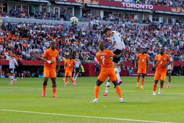 Fußball, Herren, FIFA World Cup, WM, Weltmeisterschaft, Fussball 2026, Spiel in Toronto (Gruppe E, 2. Spieltag), Deutschland - Elfenbeinküste, v. l. Emmanuel Agbadou (Elfenbeinküste), Odilon Kossounou (Elfenbeinküste), Kai Havertz (Deutschland), 20.06. 2026, *** Soccer, Mens, 2026 FIFA World Cup, Group E match in Toronto, Matchday 2, Germany vs. Ivory Coast, from left Copyright: xMatthiasxKochx
