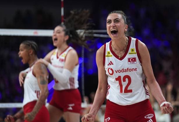 Turkiye v Germany - 2026 FIVB Volleyball Nations League ANKARA, TURKIYE - JUNE 20: Elif Sahin (12) of Turkiye celebrates after scoring a point during the 2026 FIVB Volleyball Nations League Phase 2 match between Turkiye and Germany at the Ankara Sports Hall in Ankara, Turkiye on June 20, 2026. Dilara Irem Sancar Anadolu Ankara Turkey. Editorial use only. Please get in touch for any other usage.  Copyright: x2026xAnadoluxDilaraxIremxSancarx