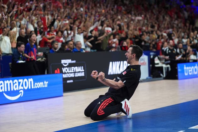 Turkiye v Germany - 2026 FIVB Volleyball Nations League ANKARA, TURKIYE - JUNE 20: Head coach Daniele Santarelli of Turkiye celebrates their victory after the 2026 FIVB Volleyball Nations League Phase 2 match between Turkiye and Germany at the Ankara Sports Hall in Ankara, Turkiye on June 20, 2026. Dilara Irem Sancar Anadolu Ankara Turkey. Editorial use only. Please get in touch for any other usage.  Copyright: x2026xAnadoluxDilaraxIremxSancarx