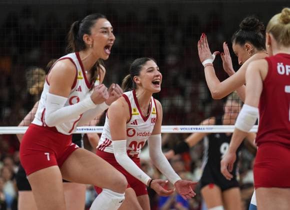 Turkiye v Germany - 2026 FIVB Volleyball Nations League ANKARA, TURKIYE - JUNE 20: Players of Turkiye celebrate their victory after the 2026 FIVB Volleyball Nations League Phase 2 match between Turkiye and Germany at the Ankara Sports Hall in Ankara, Turkiye on June 20, 2026. Dilara Irem Sancar Anadolu Ankara Turkey. Editorial use only. Please get in touch for any other usage.  Copyright: x2026xAnadoluxDilaraxIremxSancarx