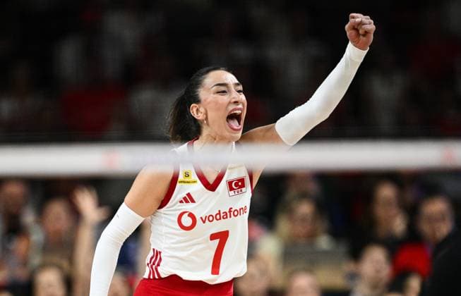 Turkiye v Germany - 2026 FIVB Volleyball Nations League ANKARA, TURKIYE - JUNE 20: Hande Baladin (7) of Turkiye celebrates after winning the 2026 FIVB Volleyball Nations League Phase 2 match between Turkiye and Germany at the Ankara Sports Hall in Ankara, Turkiye on June 20, 2026. Akin Celiktas Anadolu Ankara Turkey. Editorial use only. Please get in touch for any other usage.  Copyright: x2026xAnadoluxAkinxCeliktasx