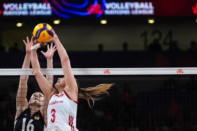 Turkiye v Germany - 2026 FIVB Volleyball Nations League ANKARA, TURKIYE - JUNE 20: Cansu Ozbay (3) of Turkiye in action against Anastasia Cekulaev (16) of Germany during the 2026 FIVB Volleyball Nations League Phase 2 match between Turkiye and Germany at the Ankara Sports Hall in Ankara, Turkiye on June 20, 2026. Dilara Irem Sancar Anadolu Ankara Turkey. Editorial use only. Please get in touch for any other usage.  Copyright: x2026xAnadoluxDilaraxIremxSancarx