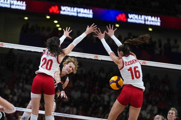 Turkiye v Germany - 2026 FIVB Volleyball Nations League ANKARA, TURKIYE - JUNE 20: Berka Buse Ozden (16) and Yaprak Erkek (20) of Turkiye in action during the 2026 FIVB Volleyball Nations League Phase 2 match between Turkiye and Germany at the Ankara Sports Hall in Ankara, Turkiye on June 20, 2026. Dilara Irem Sancar Anadolu Ankara Turkey. Editorial use only. Please get in touch for any other usage.  Copyright: x2026xAnadoluxDilaraxIremxSancarx