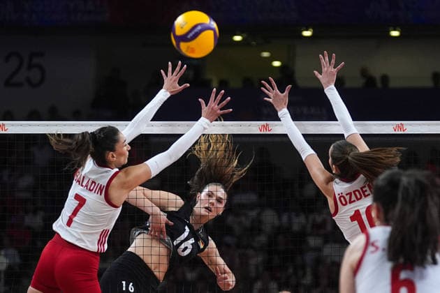 Turkiye v Germany - 2026 FIVB Volleyball Nations League ANKARA, TURKIYE - JUNE 20: Hande Baladin (7) of Turkiye in action against Anastasia Cekulaev (16) of Germany during the 2026 FIVB Volleyball Nations League Phase 2 match between Turkiye and Germany at the Ankara Sports Hall in Ankara, Turkiye on June 20, 2026. Dilara Irem Sancar Anadolu Ankara Turkey. Editorial use only. Please get in touch for any other usage.  Copyright: x2026xAnadoluxDilaraxIremxSancarx