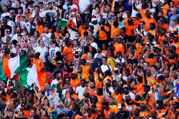 June 20, 2026, Toronto, On, CANADA: Fans cheer prior to the first half of a World Cup Group E soccer match between Ivory Coast and Germany, in Toronto, on Saturday, June 20, 2026. Canada News - June 20, 2026  - ZUMAc35_ 20260620_zaf_c35_049 Copyright: xFrankxGunnx