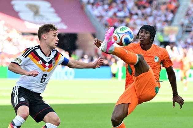 FIFA World Cup, WM, Weltmeisterschaft, Fussball 2026 - Group E - Germany vs Ivory Coast Joshua Kimmich of Germany (L) and Yan Diomande of Ivory Coast (R) in action during the FIFA World Cup 2026 group stage match Germany against Ivory Coast, in Toronto, Canada, 20 June 2026. TORONTO United States  Copyright: xEDUARDOxLIMAx