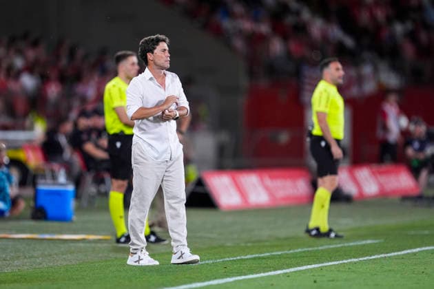 June 20, 2026, Almeria, Almeria, SPAIN: Rubi, head coach of UD Almeria, looks on during the Liga Hypermotion, second leg of the Playoff for LaLiga EA Sports promotion, football match played between UD Almeria and Malaga CF at UD Almeria stadium on June 20, 2026, in Almeria, Spain. Almeria SPAIN - ZUMAa181 20260620_zaa_a181_079 Copyright: xJoaquinxCorcherox