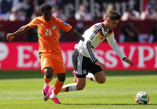 June 20, 2026, Toronto, On, CANADA: Ivory Coast s Christ Inao Oulai (26) and Germany s Kai Havertz (7) vie for the ball during the first half of a World Cup Group E soccer match, in Toronto, on Saturday, June 20, 2026. Canada News - June 20, 2026  - ZUMAc35_ 20260620_zaf_c35_062 Copyright: xNathanxDenettex
