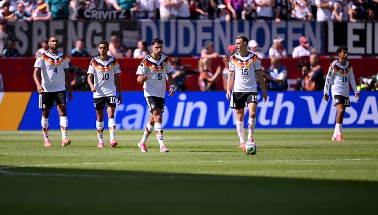 Fussball FIFA WM 2026 Vorrunde Gruppe E in Toronto Deutschland - Elfenbeinkueste 20.06.2026 Deutschland Enttaeuschung v. li., Jonathan Tah, Jamal Musiala, Aleksandar Pavlovic, Nico Schlotterbeck *** Soccer