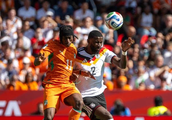Fußball, Herren, FIFA World Cup, WM, Weltmeisterschaft, Fussball 2026, Spiel in Toronto (Gruppe E, 2. Spieltag), Deutschland - Elfenbeinküste, v. l. Yan Diomande (Elfenbeinküste), Antonio Rüdiger (Deutschland), 20.06. 2026, *** Soccer, Mens, 2026 FIFA World Cup, Group E match in Toronto, Matchday 2, Germany vs. Ivory Coast, from left Copyright: xMatthiasxKochx