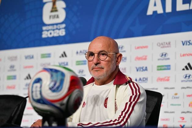Luis de la Fuente Holds Pre-Match press conference, PK, Pressekonferenz in Atlanta ATLANTA, GEORGIA, USA JUNE 20, 2026: Spain national team, Nationalteam head coach Luis de la Fuente attends a press conference at Mercedes-Benz Stadium in Atlanta, Georgia, ahead of Spain s FIFA World Cup, WM, Weltmeisterschaft, Fussball 2026 Group H match against Saudi Arabia. ATLANTA United States of America Copyright: x xwalidxibrahimx xJNAxPressx