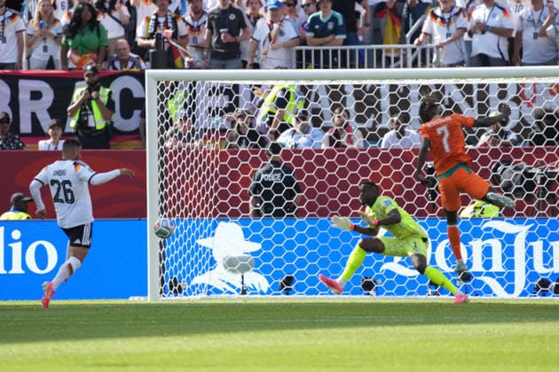 Deniz Undav (Deutschland Germany) erzielt das Tor zum 1:1 gegen Torwart Goalie Yahia Fofana (Elfenbeinküste, Ivory Coast, Cote d Ivoire, 1) - Toronto 20.06.2026: Deutschland vs. Elfenbeinküste, Toronto Stadium, World Cup 26 Gruppe E 2. Spieltag