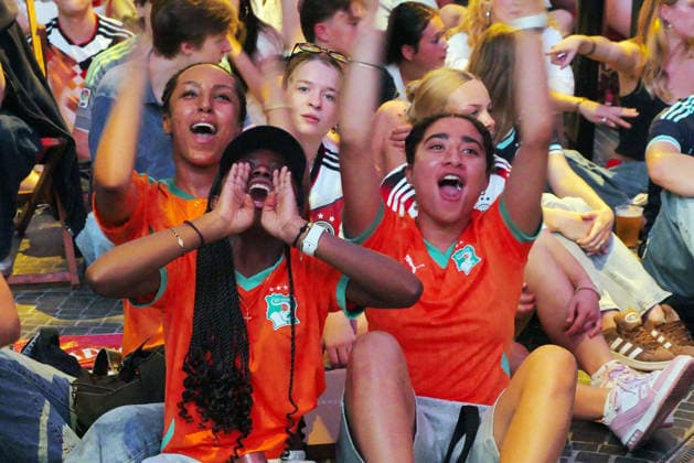 20.06.2026, Berlin - Deutschland. Fußball-WM der Männer, Deutschland vs Elfenbeinküste, Public Viewing im Sony Center. *** June 20, 2026, Berlin, Germany