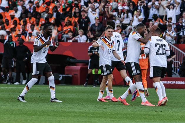 Fussball, FIFA World Cup, WM, Weltmeisterschaft, Fussball 2026 Gruppe XX - 2.Spieltag Deutschland - Elfenbeinküste 20.05.2026, BMO Field Toronto Torjubel Deutschland nach dem Tor zum Ausgleich von 1-1 durch Deniz Undav (Deutschland, 26) die Spieler freuen sich Toronto Toronto Stadium Ontario Kanada