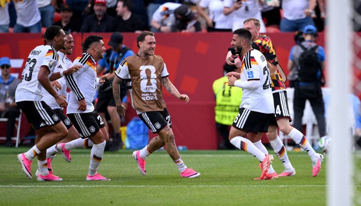 Fussball FIFA WM 2026 Vorrunde Gruppe E in Toronto Deutschland - Elfenbeinkueste 20.06.2026 Jubel Deutschland nach dem Tor zum 2 -1, v. li., Nadem Amiri, David Raum , Torschuetze Deniz Undav