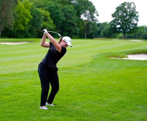 BELMONT, MI - JUNE 20: LPGA, Golf Damen player Lottie Woad plays her second shot on the 10th hole on June 20, 2026, during the third round of the LPGA Meijer LPGA Classic for Simply Give at Blythefield Country Club in Belmont, Michigan. (Photo by Brian Spurlock Icon Sportswire) GOLF: JUN 20 LPGA Meijer LPGA Classic for Simply Give EDITORIAL USE ONLY Icon2606201