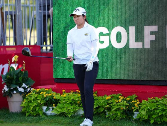 BELMONT, MI - JUNE 20: LPGA, Golf Damen player Jing Yan plays her tee shot on the 18th hole on June 20, 2026, during the third round of the LPGA Meijer LPGA Classic for Simply Give at Blythefield Country Club in Belmont, Michigan. (Photo by Brian Spurlock Icon Sportswire) GOLF: JUN 20 LPGA Meijer LPGA Classic for Simply Give EDITORIAL USE ONLY Icon26062013