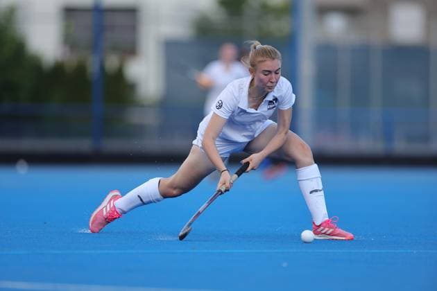 Hockey Hessen - SHV Regionalliga Süd Feld Damen 2025 26 20.06.2026 Höchster THC (blau) - TSV SCHOTT Mainz (ws) v.l. Julia Blettner (Mainz) Höchster THC - TSV SCHOTT Mainz *** Hockey Hessen SHV Regional League South Womens Field Hockey 2025 26 20 06 2026 Höchster THC Blue TSV SCHOTT Mainz ws v l Julia Blettner Mainz Sport Höchster THC TSV SCHOTT Mainz,detected_source_language