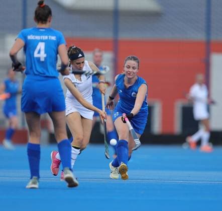 Hockey Hessen - SHV Regionalliga Süd Feld Damen 2025 26 20.06.2026 Höchster THC (blau) - TSV SCHOTT Mainz (ws) v.l. Helena Mayer (Mainz), Luisa Weber (Höchster THC) Höchster THC - TSV SCHOTT Mainz *** Hockey Hessen SHV Regional League South Womens Field Hockey 2025 26 20 06 2026 Höchster THC Blue TSV SCHOTT Mainz (home) (away) Helena Mayer Mainz, Luisa Weber Höchster THC Sport Höchster THC TSV SCHOTT Mainz,detected_source_language