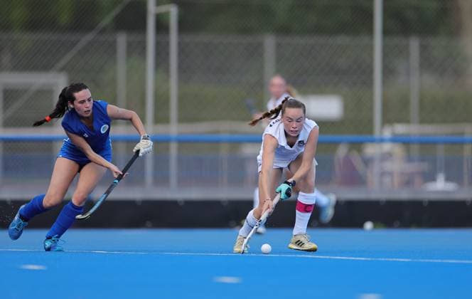 Hockey Hessen - SHV Regionalliga Süd Feld Damen 2025 26 20.06.2026 Höchster THC (blau) - TSV SCHOTT Mainz (ws) v.l. Sofia Gibney (Höchster THC), Rahel Heß (Mainz) Höchster THC - TSV SCHOTT Mainz *** Hockey Hessen SHV Regional League South Womens Field Hockey 2025 26 20 06 2026 Höchster THC Blue TSV SCHOTT Mainz (right to left) Sofia Gibney, Höchster THC; Rahel Heß, Mainz Sport; Höchster THC; TSV SCHOTT Mainz,detected_source_language