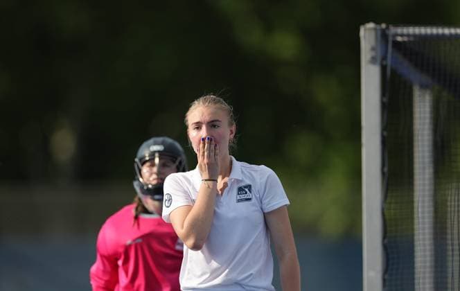 Hockey Hessen - SHV Regionalliga Süd Feld Damen 2025 26 20.06.2026 Höchster THC (blau) - TSV SCHOTT Mainz (ws) v.l. Julia Blettner (Mainz) Höchster THC - TSV SCHOTT Mainz *** Hockey Hessen SHV Regional League South Womens Field Hockey 2025 26 20 06 2026 Höchster THC Blue TSV SCHOTT Mainz ws v l Julia Blettner Mainz Sport Höchster THC TSV SCHOTT Mainz,detected_source_language