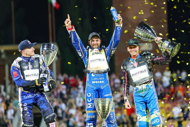 20.06.2026 WROCLAW (POLAND) - STADION OLIMPIJSKI, ZUZEL (SPEEDWAY), INDYWIDUALNE MISTRZOSTWA SWIATA (FIM SPEEDWAY World Championship, WM, Weltmeisterschaft GRAND PRIX 2026) - DEWALT FIM SPEEDWAY GRAND PRIX OF POLAND - WROCLAW NZ ROBERT LAMBERT (L), BARTOSZ ZMARZLIK (C), MICHAEL JEPSEN JENSEN (P) - PODIUM FOTO PAWEL WILCZYNSKI CYFRASPORT NEWSPIX.PL --- newspix.pl POLAND OUT! 