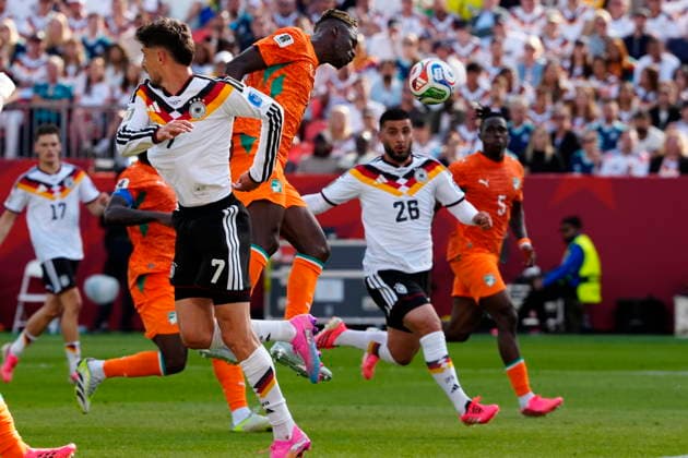 June 20, 2026, Toronto, On, CANADA: Ivory Coast s Odilon Kossounou (7) fails to clear the header as Germany s Deniz Undav (26) comes in to score during the second half of a World Cup Group E soccer match, in Toronto, on Saturday, June 20, 2026. Canada News - June 20, 2026  - ZUMAc35_ 20260620_zaf_c35_140 Copyright: xFrankxGunnx