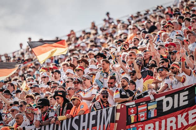 Fußball Herren FIFA Fußball-Weltmeisterschaft 2026 Gruppe E Deutschland vs. Elfenbeinküste 20.06.2026 Deutscher Fans Fanclub mit Vorsänger Toronto Toronto Stadium Ontario Kanada