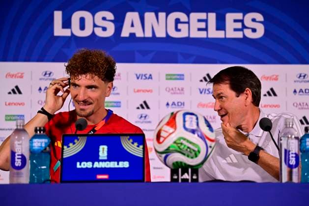 Belgian national football team - FIFA World Cup, WM, Weltmeisterschaft, Fussball 2026 - media activities 20 06 2026 LOS ANGELES, UNITED STATES OF AMERICA - JUNE 20 : Garcia Rudi head coach of Belgium and Meunier Thomas defender of Belgium pictured during a press conference, PK, Pressekonferenz at the SoFi Stadium prior to the Belgium vs Iran match during the 2026 FIFA World Cup on June 20, 2026 in Los Angeles, United States of America, 20 06 2026 Los Angeles United States of America  Copyright: xJanxDexMeuleneirx