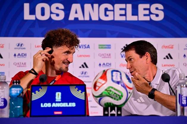 Belgian national football team - FIFA World Cup, WM, Weltmeisterschaft, Fussball 2026 - media activities 20 06 2026 LOS ANGELES, UNITED STATES OF AMERICA - JUNE 20 : Garcia Rudi head coach of Belgium and Meunier Thomas defender of Belgium pictured during a press conference, PK, Pressekonferenz at the SoFi Stadium prior to the Belgium vs Iran match during the 2026 FIFA World Cup on June 20, 2026 in Los Angeles, United States of America, 20 06 2026 Los Angeles United States of America  Copyright: xJanxDexMeuleneirx