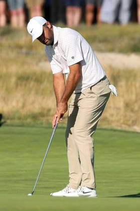 US Open Golf Championship - Round 3 Scottie Scheffler of the U.S. plays a shot during the third round of the 2026 U.S. Open golf tournament at Shinnecock Hills Golf Club in Southampton, New York, Saturday, 20 June 2026. SOUTHAMPTON NEW YORK UNITED STATES  Copyright: xSARAHxYENESELx