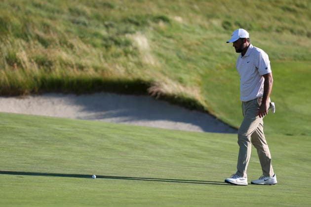 US Open Golf Championship - Round 3 Scottie Scheffler of the U.S. plays a shot during the third round of the 2026 U.S. Open golf tournament at Shinnecock Hills Golf Club in Southampton, New York, Saturday, 20 June 2026. SOUTHAMPTON NEW YORK UNITED STATES  Copyright: xSARAHxYENESELx