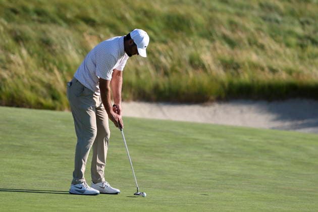 US Open Golf Championship - Round 3 Scottie Scheffler of the U.S. plays a shot during the third round of the 2026 U.S. Open golf tournament at Shinnecock Hills Golf Club in Southampton, New York, Saturday, 20 June 2026. SOUTHAMPTON NEW YORK UNITED STATES  Copyright: xSARAHxYENESELx