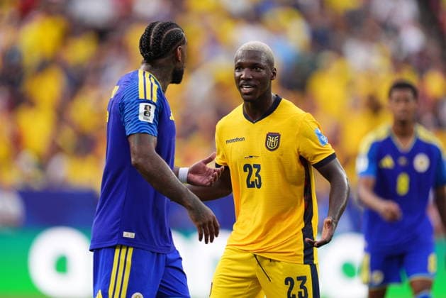 Ecuador v Curacao - FIFA World Cup, WM, Weltmeisterschaft, Fussball 2026 - Group E KANSAS CITY, UNITED STATES - JUNE 20: Jurgen Locadia of Curacao argues with Moises Caicedo of Ecuador during the 2026 FIFA World Cup First Stage Group E match between Ecuador and Curacao at Arrowhead Stadium (Kansas City Stadium) in Kansas City, Missouri, United States on June 20, 2026. Hakan Akgun Anadolu Missouri United States. Editorial use only. Please get in touch for any other usage.  Copyright: x2026xAnadoluxHakanxAkgunx
