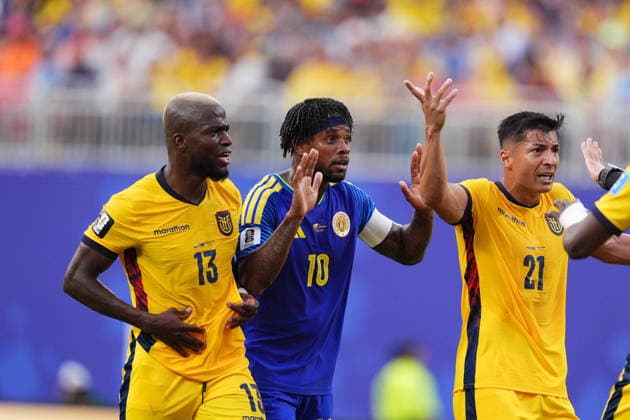 Ecuador v Curacao - FIFA World Cup, WM, Weltmeisterschaft, Fussball 2026 - Group E KANSAS CITY, UNITED STATES - JUNE 20: Leandro Bacuna (10) of Curacao and Enner Valencia (13) of Ecuador are seen during the 2026 FIFA World Cup First Stage Group E match between Ecuador and Curacao at Arrowhead Stadium (Kansas City Stadium) in Kansas City, Missouri, United States on June 20, 2026. Hakan Akgun Anadolu Missouri United States. Editorial use only. Please get in touch for any other usage.  Copyright: x2026xAnadoluxHakanxAkgunx
