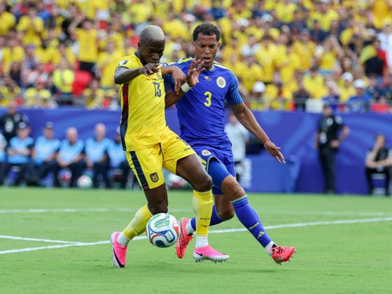 June 20, 2026: Ecuador forward Enner Valencia (13) controls the ball ahead of CuraoÂßao defender Jurien Gaari (3) during the first half of the World Cup match between Ecuador and Curacao at Kansas City Stadium in Kansas City, MO. CSM WORLD CUP 2026: Ecuador Vs Curacao JUN 20  - ZUMAc04_ 20260620_zma_c04_028 Copyright: xStephenxFurstx